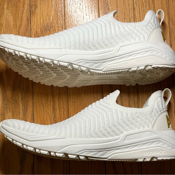 APL Women's TechLoom Traveler
Ivory / Metallic Gold Size 8. Worn once indoors - Picture 7 of 9